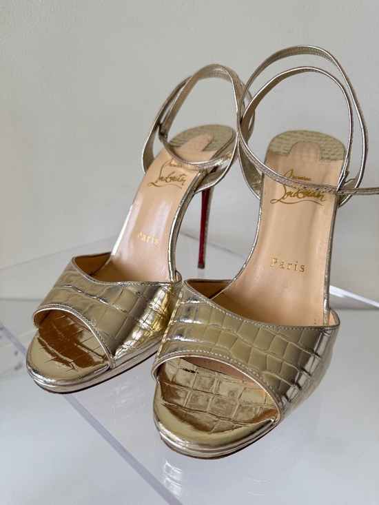 Christian Louboutin Gold Snakeskin Heel Sandals in size 38 offer a peep toe desi - Picture 13 of 15